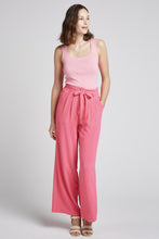 Load image into Gallery viewer, Top Lucy