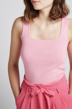 Load image into Gallery viewer, Top Lucy