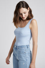 Load image into Gallery viewer, Top Lucy