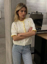Load image into Gallery viewer, Short sleeve sweater lemon

