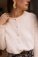 Load image into Gallery viewer, Cardigan beige
