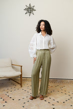 Load image into Gallery viewer, Fluid pants green
