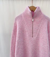 Load image into Gallery viewer, Sweater pearl zipper pink
