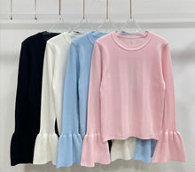 Load image into Gallery viewer, Knitted top off white
